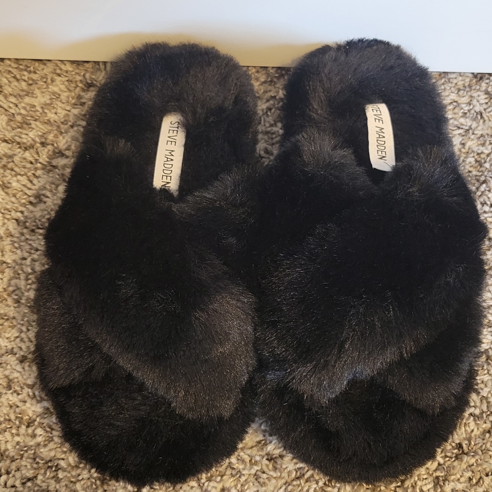Steve Madden Women's Black Furry Slippers